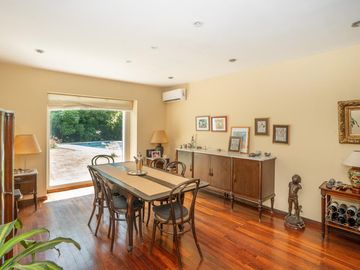 CASA EN VENTA EN LAS LOMAS DE SAN ISIDRO CON GRAN TERRENO