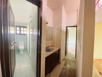 Casa sola con alberca en venta en Lomas de Cortes Cuernavaca, Morelos