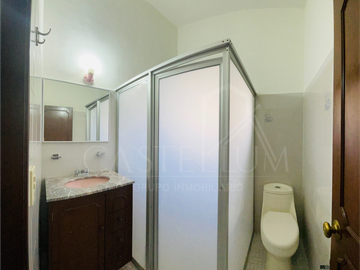 Casa sola con alberca en venta en Lomas de Cortes Cuernavaca, Morelos