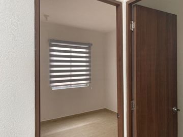 RENTÓ CASA EN COLINA ESMERALDA