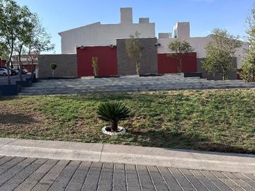 RENTÓ CASA EN COLINA ESMERALDA