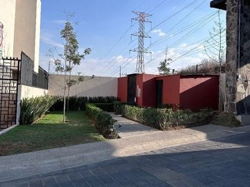 RENTÓ CASA EN COLINA ESMERALDA