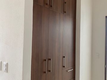 RENTÓ CASA EN COLINA ESMERALDA