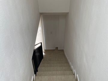 RENTÓ CASA EN COLINA ESMERALDA