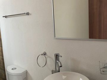 RENTÓ CASA EN COLINA ESMERALDA