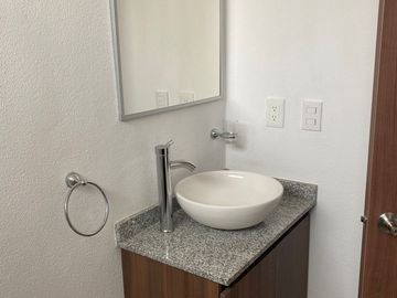 RENTÓ CASA EN COLINA ESMERALDA