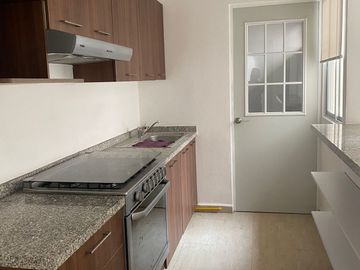 RENTÓ CASA EN COLINA ESMERALDA