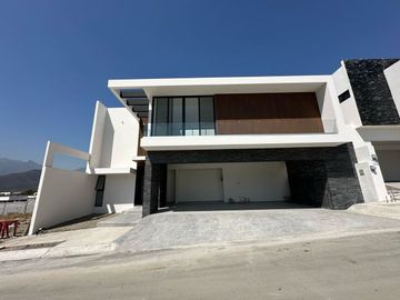 CASA EN VENTA EN PEDREGAL DE LA MONTAÑA CARRETERA NACIONAL