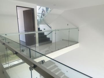 ESPECTACULAR CASA JUNTO A ÁREA VERDE, EXCELENTES VISTAS EN LOMAS II