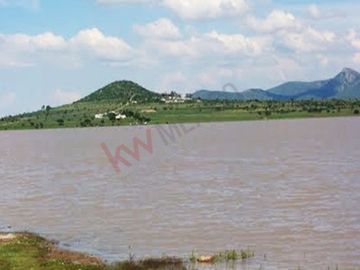 TERRENO EN VENTA DE 8,395 m2 EN ZONA CAMPESTRE Y TRANQUILA