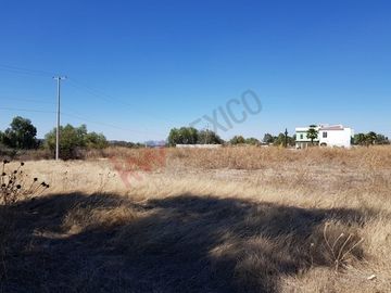 TERRENO EN VENTA DE 8,395 m2 EN ZONA CAMPESTRE Y TRANQUILA