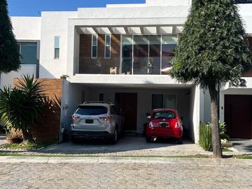 Casa Residencial en Venta en Parque San José Lomas de Angelópolis II