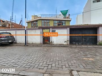 Casa como terreno en Venta en Yanahuara - Cerca del Club Internacional