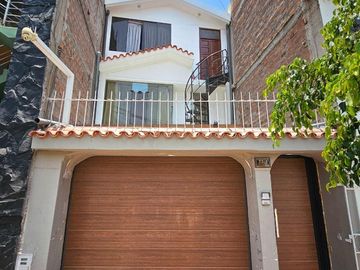 VENDO CASA EN LA URB LOS RODANTES  DEL SUR EN  JOSE LUIS BUSTAMANTE Y RIVERO