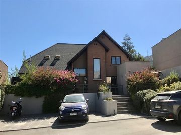 Casa en Venta en San Carlos de Apoquindo