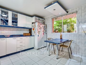 Casa en pasaje cerrado, excelente ubicación. Venta La Reina