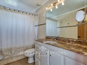 Casa en pasaje cerrado, excelente ubicación. Venta La Reina