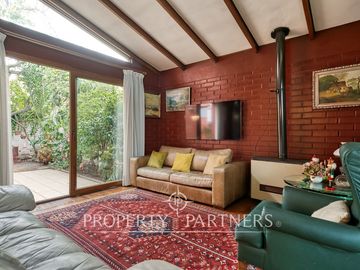 Casa en pasaje cerrado, excelente ubicación. Venta La Reina