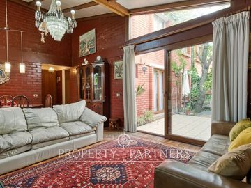 Casa en pasaje cerrado, excelente ubicación. Venta La Reina