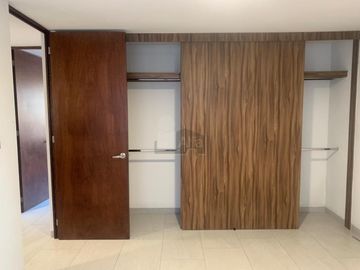 Departamento en primer nivel EN VENTA, sobre Avenida Sierra Leona