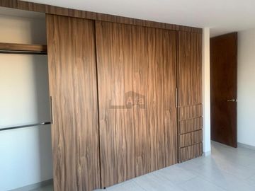 Departamento en primer nivel EN VENTA, sobre Avenida Sierra Leona