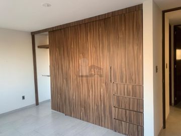 Departamento en primer nivel EN VENTA, sobre Avenida Sierra Leona