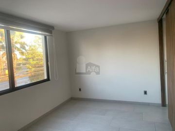 Departamento en primer nivel EN VENTA, sobre Avenida Sierra Leona