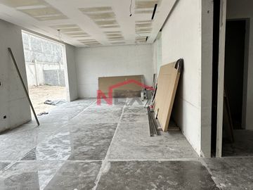 Casa en Venta en Residencial Canteras con 400m2 de Jardín