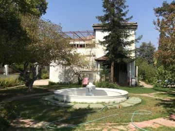 Vendo Gran Casona remodelada completamente, amplios jardines estilo europeo, 3,8 ha.
