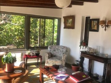 Gran Casona remodelada completamente, amplio terreno de 38.000 m2.