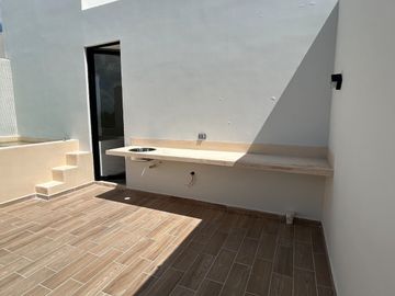 VENTA DE TOWN HOUSE MERIDA DE 3 NIVELES EN TEMOZON NORTE