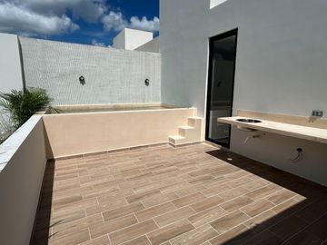 VENTA DE TOWN HOUSE MERIDA DE 3 NIVELES EN TEMOZON NORTE