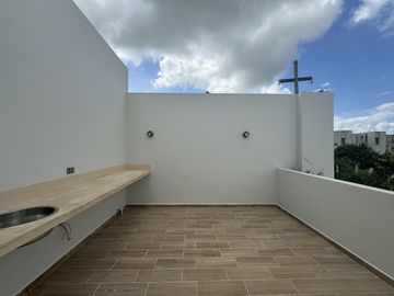 VENTA DE TOWN HOUSE MERIDA DE 3 NIVELES EN TEMOZON NORTE