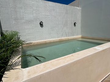 VENTA DE TOWN HOUSE MERIDA DE 3 NIVELES EN TEMOZON NORTE