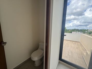 VENTA DE TOWN HOUSE MERIDA DE 3 NIVELES EN TEMOZON NORTE