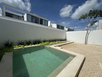 ESPECTACULAR CASA EN VENTA EN PRIVADA TAMORA EN CONKAL MÉRIDA