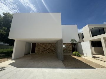 ESPECTACULAR CASA EN VENTA EN PRIVADA TAMORA EN CONKAL MÉRIDA
