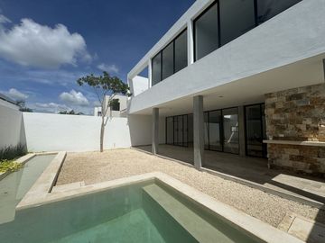 ESPECTACULAR CASA EN VENTA EN PRIVADA TAMORA EN CONKAL MÉRIDA