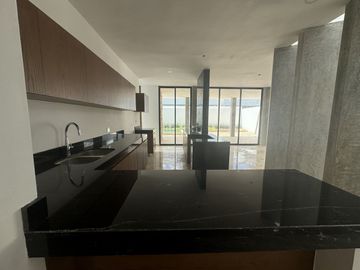 ESPECTACULAR CASA EN VENTA EN PRIVADA TAMORA EN CONKAL MÉRIDA