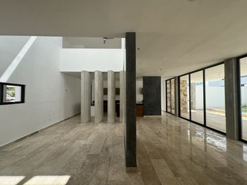 ESPECTACULAR CASA EN VENTA EN PRIVADA TAMORA EN CONKAL MÉRIDA