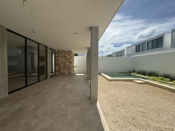 ESPECTACULAR CASA EN VENTA EN PRIVADA TAMORA EN CONKAL MÉRIDA