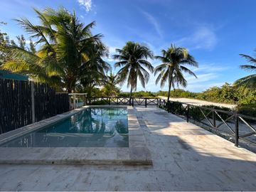 Casa Blanca. Beachfront house for sale in Sisal