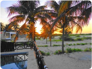 Casa Blanca. Beachfront house for sale in Sisal