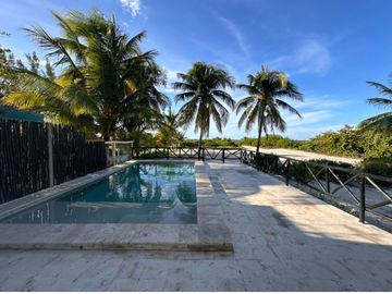 Casa Blanca. Beachfront house for sale in Sisal