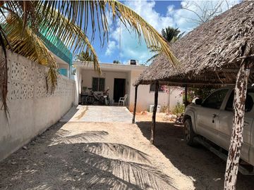 Casa Blanca. Beachfront house for sale in Sisal