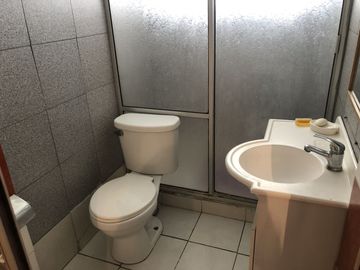 VENDE CASA CON TERRENO DE 750 M2 - 3 DORM, 2 BAÑOS, PISCINA EN  LO HERRERA SAN BERNARDO