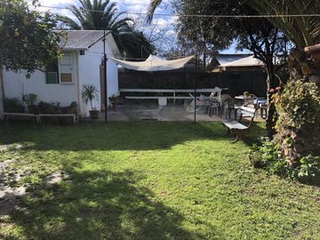 VENDE CASA CON TERRENO DE 750 M2 - 3 DORM, 2 BAÑOS, PISCINA EN  LO HERRERA SAN BERNARDO