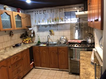 VENDE CASA CON TERRENO DE 750 M2 - 3 DORM, 2 BAÑOS, PISCINA EN  LO HERRERA SAN BERNARDO