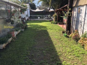VENDE CASA CON TERRENO DE 750 M2 - 3 DORM, 2 BAÑOS, PISCINA EN  LO HERRERA SAN BERNARDO