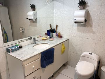 VENDE CASA CON TERRENO DE 750 M2 - 3 DORM, 2 BAÑOS, PISCINA EN  LO HERRERA SAN BERNARDO